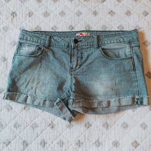 Stripped, denim shorts
